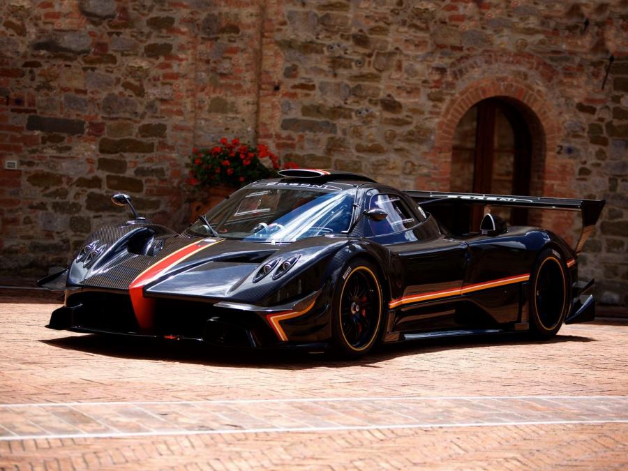  Pagani Zonda Revolucion 2013 года  (фото 3 из 28)